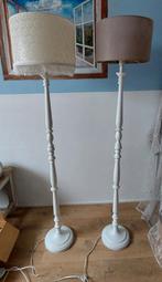 Te koop: 2 stevige houten vloerlampen, Huis en Inrichting, Ophalen of Verzenden, Hout, 150 tot 200 cm