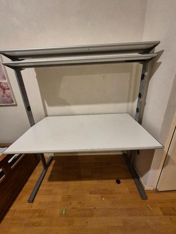 Net en stevig bureau – in goede staat!