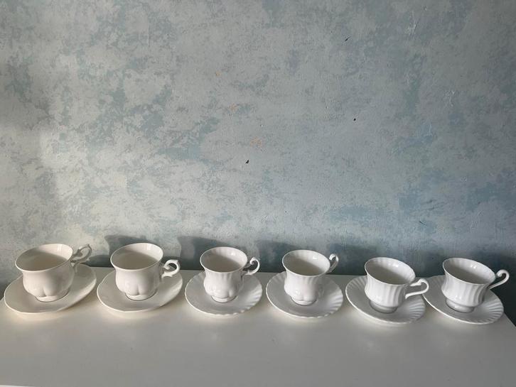 Koffiekopjes met Schoteltjes Bone China - Royal Canterbury,, Antiek en Kunst, Antiek | Servies compleet, Verzenden