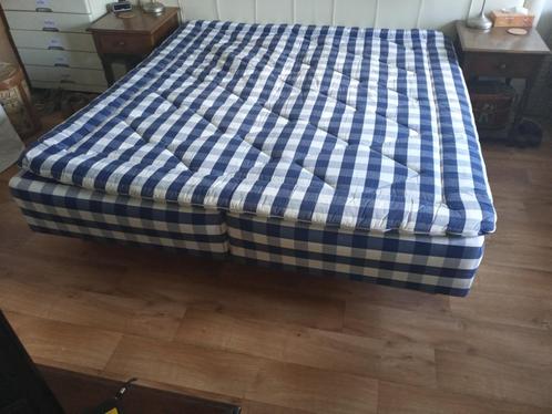 2 HÄSTENS BEDDEN 90 X 200 CM MET TOPPER + BEDDENGOED, Huis en Inrichting, Slaapkamer | Boxsprings, Zo goed als nieuw, 180 cm, 200 cm