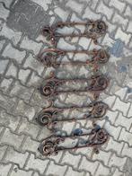 smeedijzeren / gietijzeren balusters met klassieke krulvorm., Antiek en Kunst, Curiosa en Brocante, Ophalen