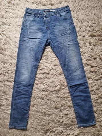 2 Mooie boyfriend Spijkerbroeken van Please. Mt 28. I.z.g.st beschikbaar voor biedingen
