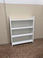 Kastje met plankjes en wieltjes onderaan ., Ophalen, Met plank(en), Zo goed als nieuw, Minder dan 150 cm