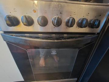 Indesit Gasfornuis met Oven - Tuinwijk Utrecht beschikbaar voor biedingen