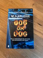 Oog om oog, Boeken, Ophalen of Verzenden, Zo goed als nieuw, Nederland, M.J. Arlidge