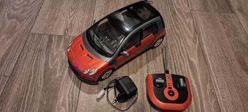 Aangeboden afstandbestuurbare Dickie RC Smart Forfour !!! beschikbaar voor biedingen