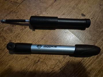 Rookie Fietspomp En Een Ball Pomp beschikbaar voor biedingen