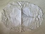 Kanten kleedje echt kant niet machinaal gemaakt, Antiek en Kunst, Antiek | Kleden en Textiel, Ophalen of Verzenden