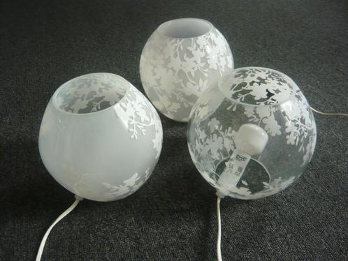 tafellamp glazen bol Ikea, Huis en Inrichting, Lampen | Tafellampen, Zo goed als nieuw, Minder dan 50 cm, Glas, Ophalen of Verzenden