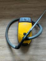 Miele stofzuiger 1500 watt, Ophalen of Verzenden, Zo goed als nieuw, 1200 tot 1600 watt, Stofzuiger