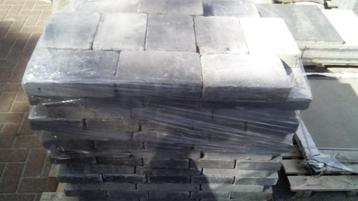 Betontegels getrommeld antraciet/grijs 10 m2 20x30x6 beschikbaar voor biedingen