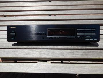 Onkyo tuner beschikbaar voor biedingen