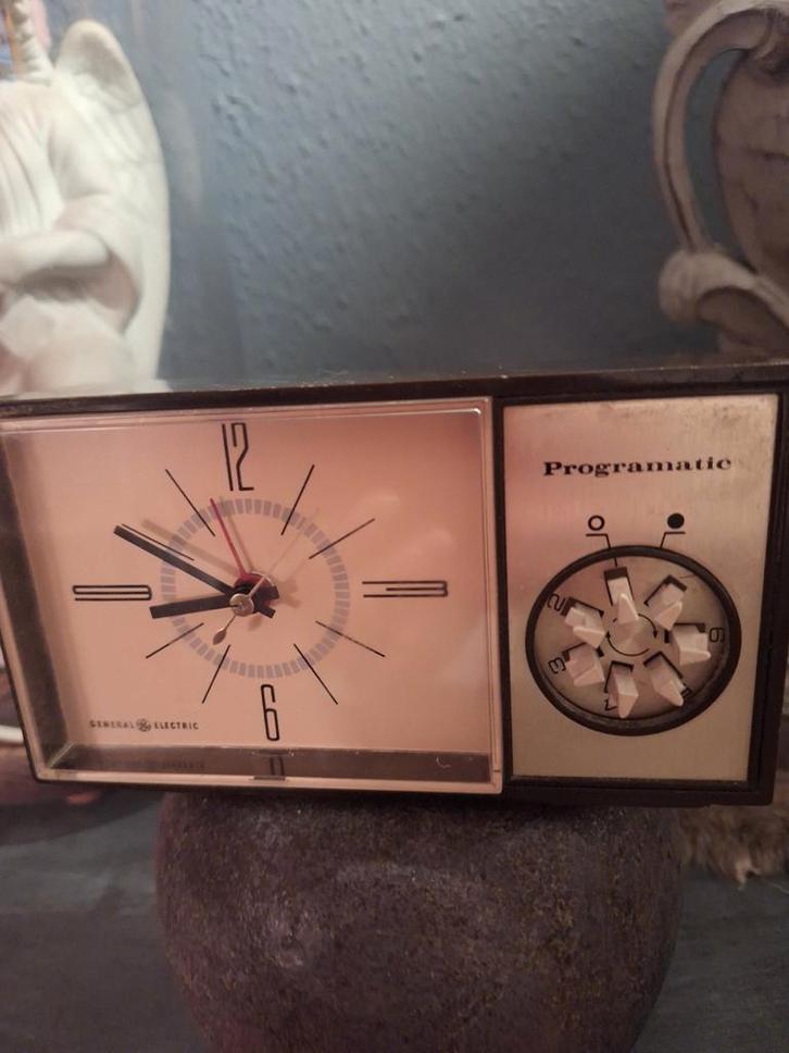 Vintage General Electric Programatic Wekker, Huis en Inrichting, Woonaccessoires | Klokken, Gebruikt, Wekker of Tafelklok, Analoog