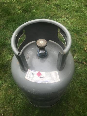 Gasfles vol en verzegeld  beschikbaar voor biedingen