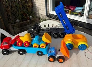 Vrachtwagenset van oa Fisher-Price (nieuw) met kiep/graaf beschikbaar voor biedingen