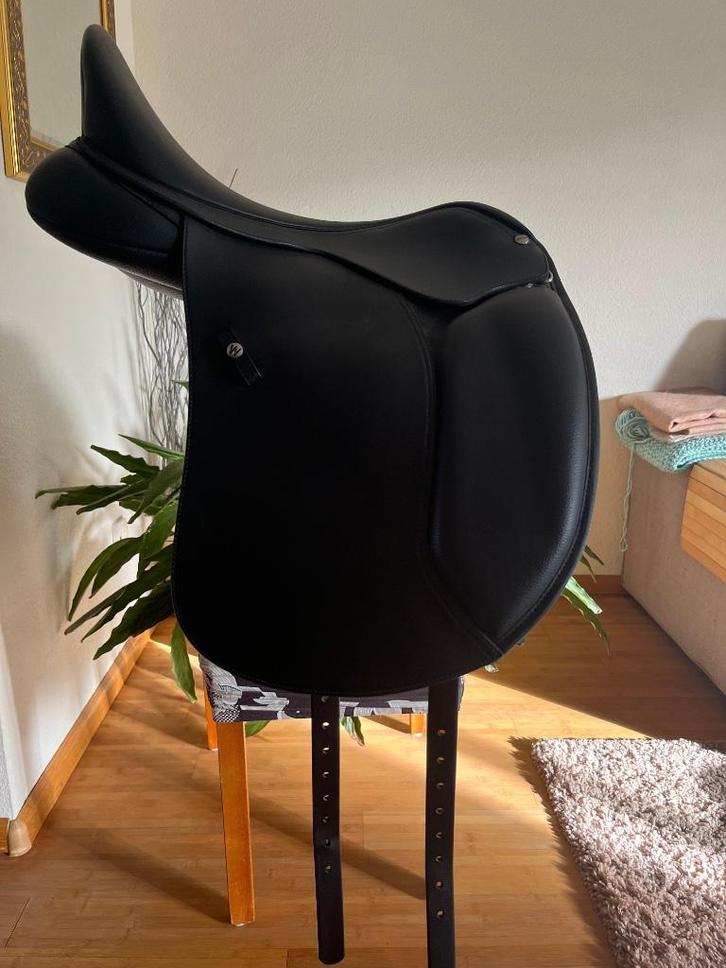 Wintec HART 500 dressuur zadel 18 inch, Dieren en Toebehoren, Paarden en Pony's | Overige Paardenspullen, Nieuw, Dressuur, Ophalen