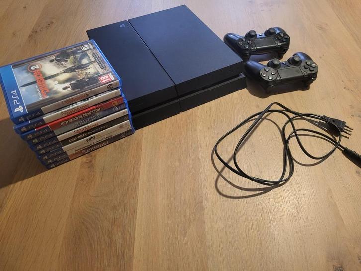 Playstation 4 in goede staat, Spelcomputers en Games, Spelcomputers | Sony PlayStation 4, Gebruikt, Original, 500 GB, Met 2 controllers
