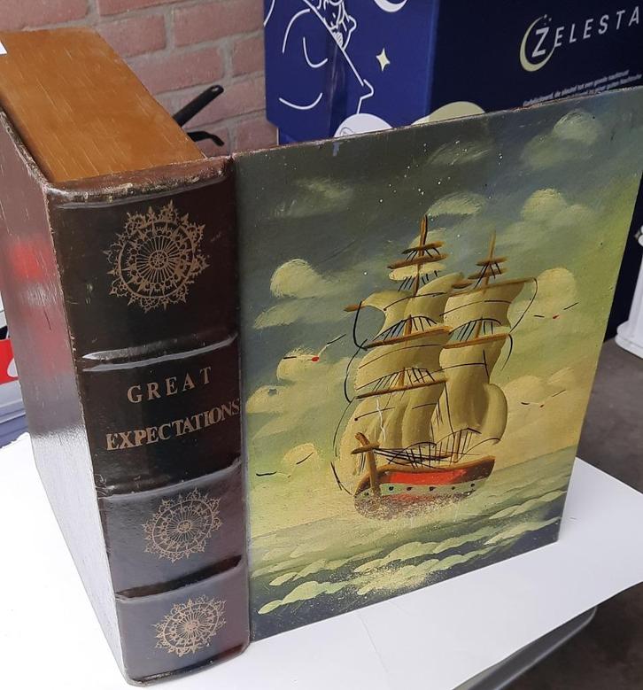 Houten opberg/boek/kist groot en klein. Hindelopen stoofje., Boeken, Geschiedenis | Vaderland, Zo goed als nieuw, 20e eeuw of later