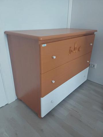 3 Drawers Chest Brown and White beschikbaar voor biedingen