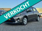 Toyota Yaris 1.3 VVT-i Trend/AIRCO/NAVI/CAMERA/NW APK, Stof, Gebruikt, Euro 6, 4 cilinders