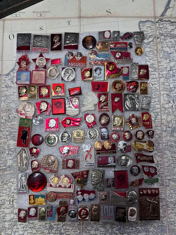 100 Vintage Lenin Insignes en Speldjes - Sovjet Unie, Verzamelen, Speldjes, Pins en Buttons, Gebruikt, Speldje of Pin, Overige onderwerpen