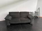 grijze tweezitsbank gratis dit weekend ophalen, Huis en Inrichting, Banken | Bankstellen, Ophalen, Gebruikt, 150 tot 200 cm, Tweepersoons