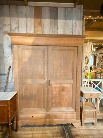 Frans eiken kast demontabel kledingkast linnenkast beschikbaar voor biedingen