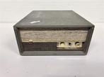 A6753. Ear vintage kofferplatenspeler met Garrard platenspel