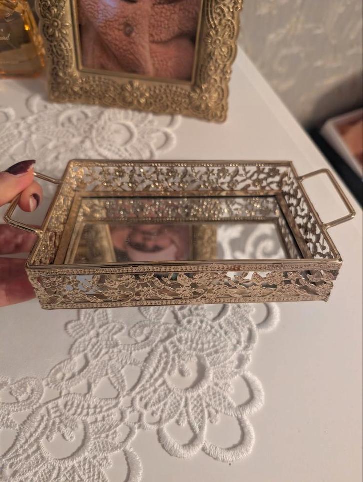 Gouden decoratieve schaal met spiegel, Huis en Inrichting, Woonaccessoires | Schalen en Manden, Zo goed als nieuw, Schaal, Rechthoekig