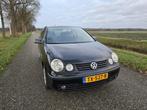 Volkswagen Polo 2004 zwart 1.2 met apk, Auto's, Volkswagen, Stof, 1198 cc, Zwart, Bedrijf