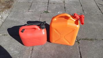 Jerry cans beschikbaar voor biedingen