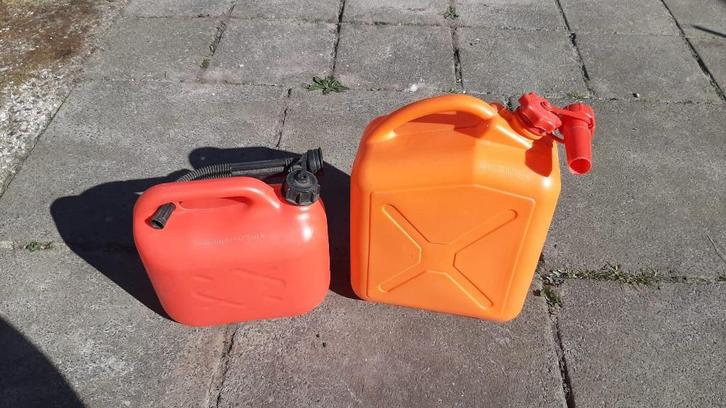 Jerry cans, Auto-onderdelen, Brandstofsystemen, Gebruikt, Ophalen