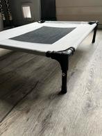 Gratis: verhoogd koelbed voor huisdieren, honden, Dieren en Toebehoren, Ophalen, Zo goed als nieuw, Overige