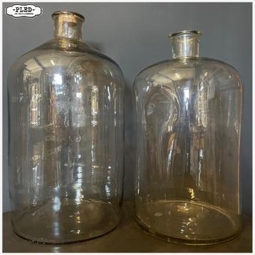 Grote apothekers Laboratorium flessen 45 en 47 cm hoog beschikbaar voor biedingen