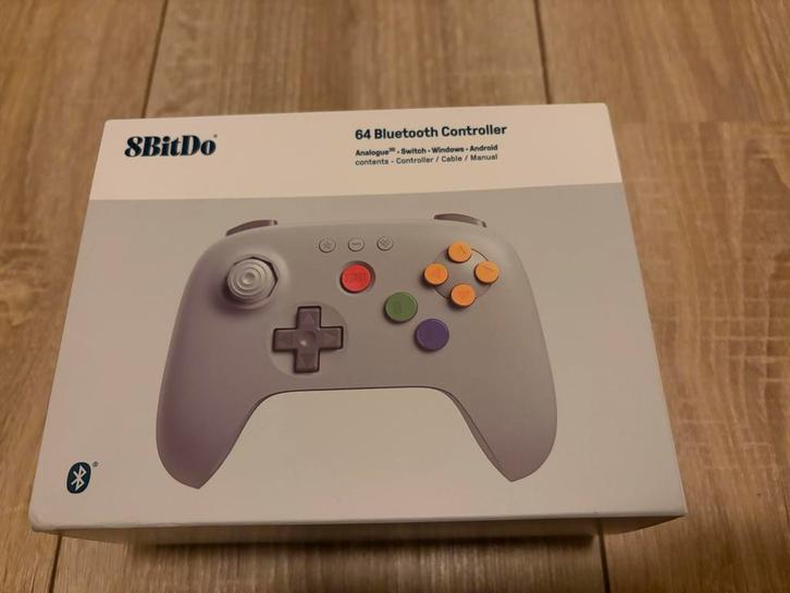8BitDo 64 Bluetooth Controller voor Nintendo Switch, Spelcomputers en Games, Spelcomputers | Nintendo Consoles | Accessoires, Zo goed als nieuw