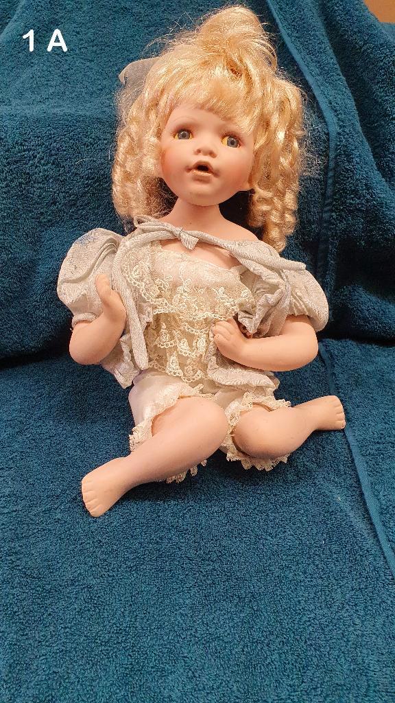 Diverse poppen voor de verzamelaar., Verzamelen, Poppen, Zo goed als nieuw, Pop, Ophalen of Verzenden