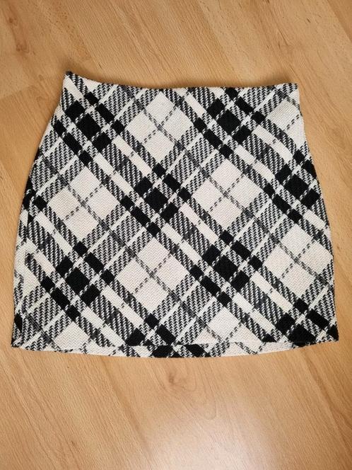 H&M rokje ruitpatroon, maat S, Kleding | Dames, Rokken, Zo goed als nieuw, Maat 36 (S), Zwart, Boven de knie, Ophalen of Verzenden