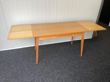 DDR vintage eetkamertafek beschikbaar voor biedingen