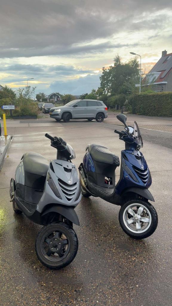 Zip 70cc, Fietsen en Brommers, Scooters | Piaggio, Zo goed als nieuw, Zip, Maximaal 45 km/u, Benzine, Ophalen