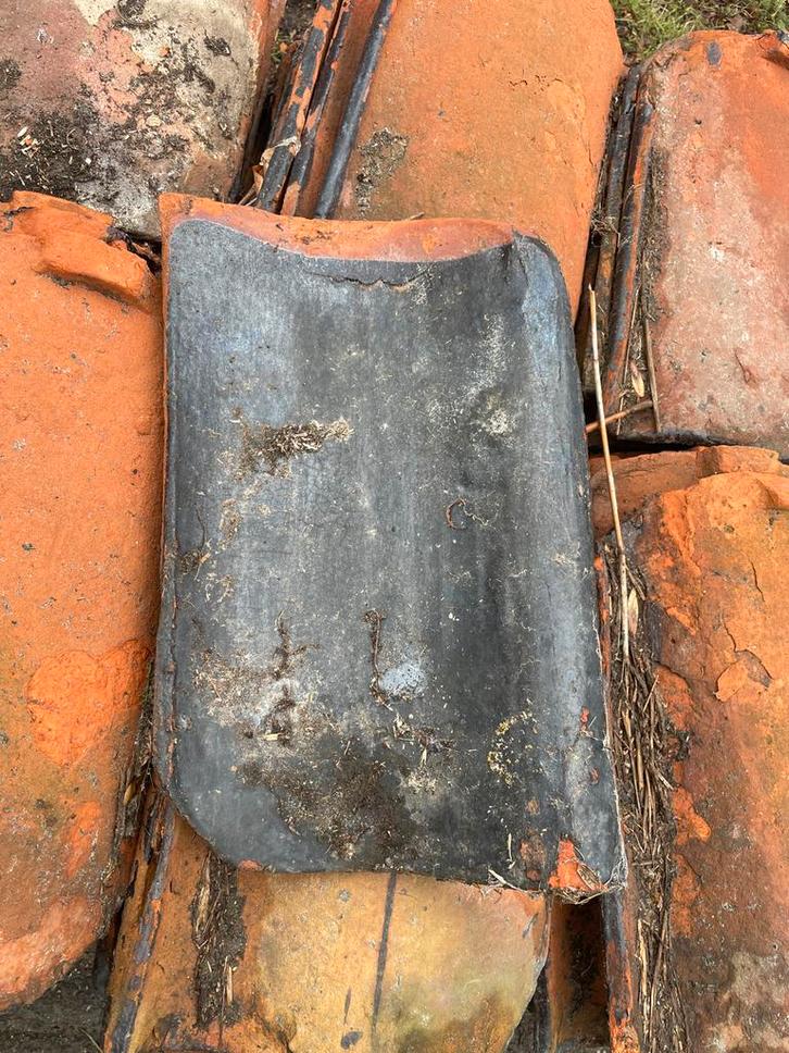 Oud Hollandse Dakpannen bijna 300 stuks zwart, Doe-het-zelf en Verbouw, Dakpannen en Dakbedekking, Gebruikt, Dakpannen, Steen of Klei