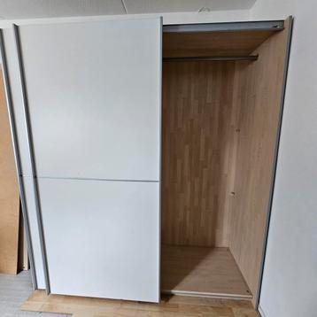 Schuifdeurkast wit - zilver trendhopper beschikbaar voor biedingen