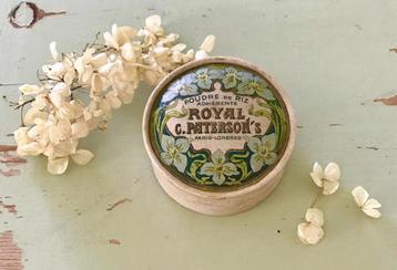 Antiek Frans doosje van Poudre de Riz adhérente beschikbaar voor biedingen