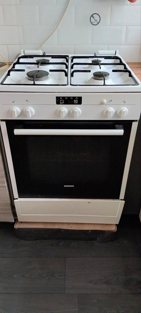 Siemens Gasfornuis - Vrijstaand, Witgoed en Apparatuur, Fornuizen, Gebruikt, Vrijstaand, Gas, 4 kookzones, 85 tot 90 cm, 45 tot 60 cm