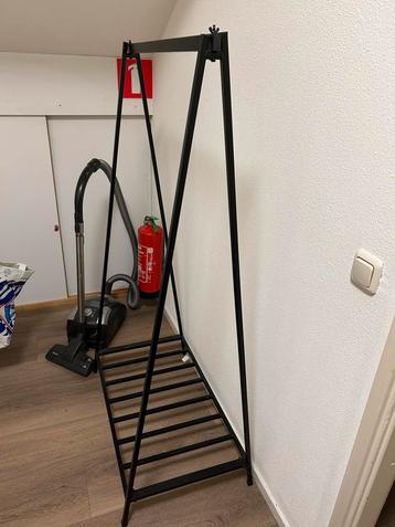 Stijlvol Kledingrek - Zwart Metaal beschikbaar voor biedingen