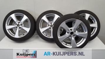Velgen set + winterbanden van een Volkswagen Golf (Golf 04-) beschikbaar voor biedingen