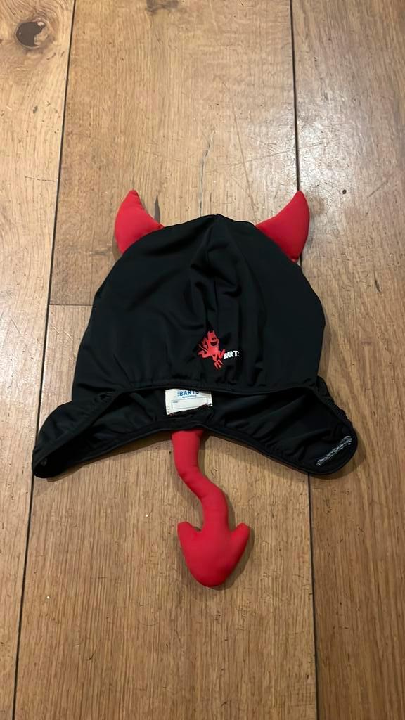 Ski helm cover Barts (snelheids duivel) - nieuw (excl. helm), Sport en Fitness, Skiën en Langlaufen, Zo goed als nieuw, Overige typen