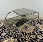 Italiaanse salontafel met gerookt glas op twee niveaus, Design, Gebruikt, Ophalen of Verzenden, 45 tot 60 cm