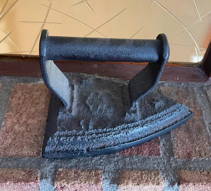 Vintage Gietijzeren Strijkijzer, Antiek en Kunst, Antiek | Gereedschap en Instrumenten, Ophalen of Verzenden