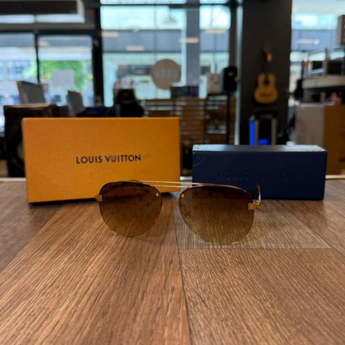 LOUIS VUITTON Clockwise Sunglasses Eye Wear Monogram Metal G, Sieraden, Tassen en Uiterlijk, Zonnebrillen en Brillen | Dames, Zo goed als nieuw
