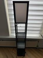 Vloerlamp met Opbergruimte - Floor lamp with storage space, Huis en Inrichting, Lampen | Vloerlampen, Ophalen, Zo goed als nieuw